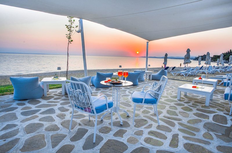 Acrotel Lily Ann Boutique Hotel - pogled na zalazak sunca.jpg