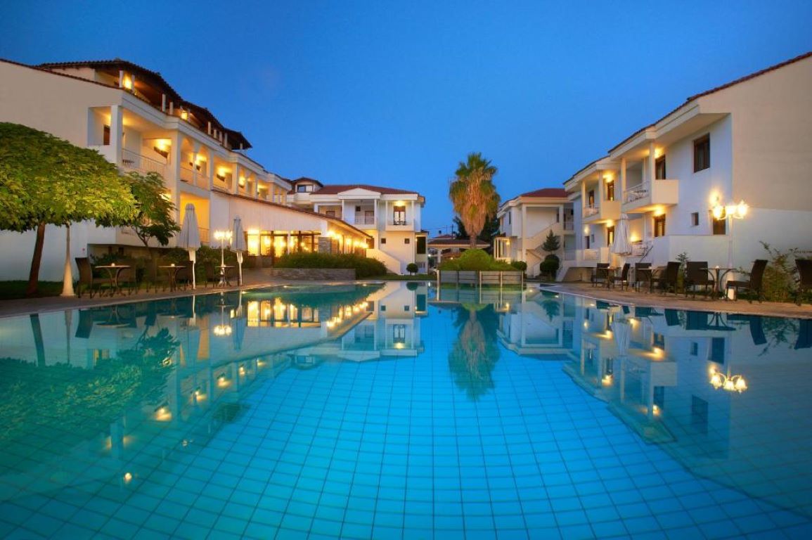 Acrotel Lily Ann Village-Bazen.jpg