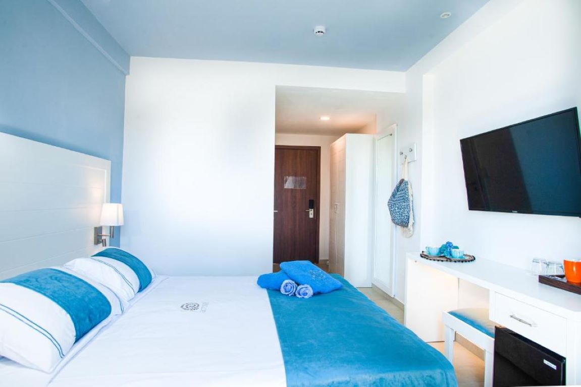 Acrotel Lily Ann Village-Standardna soba.jpg