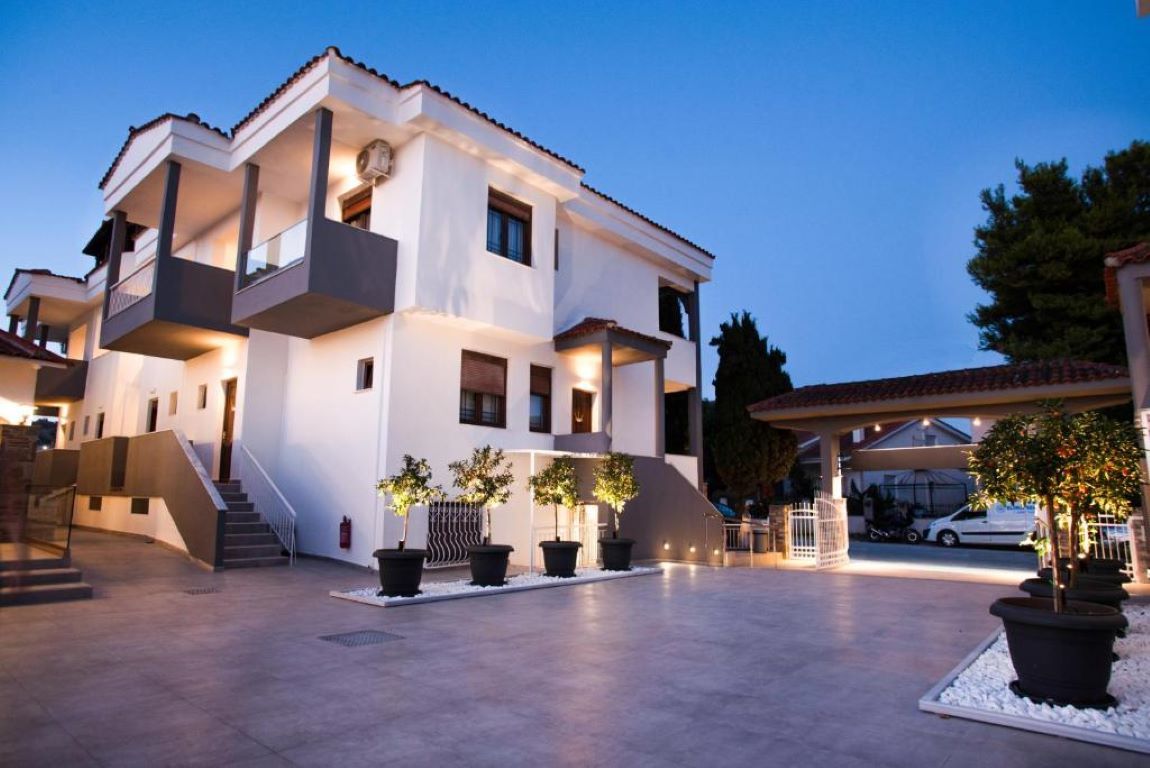 Lily Ann Village Hotel-Hotel spolja.jpg