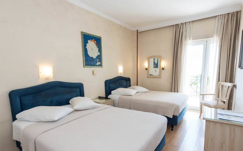 Hotel London double room for family use.jpg