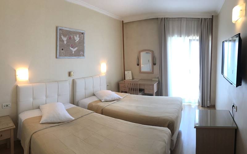 Hotel London double room.jpg