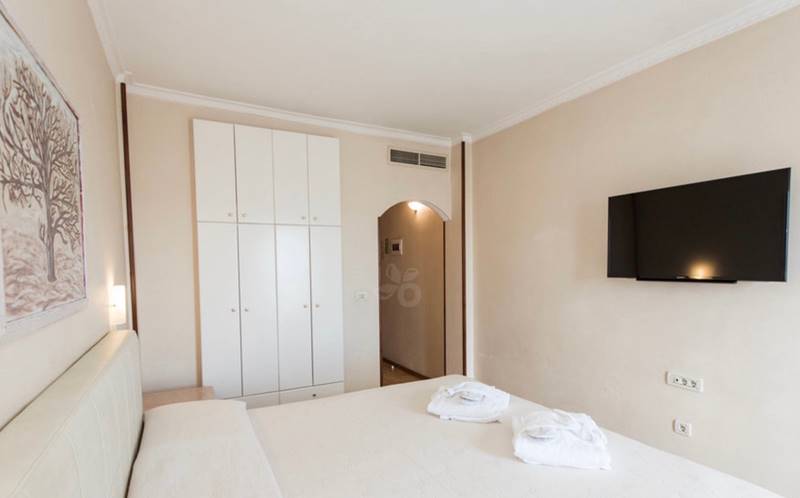 Hotel London interconnecting room.jpg