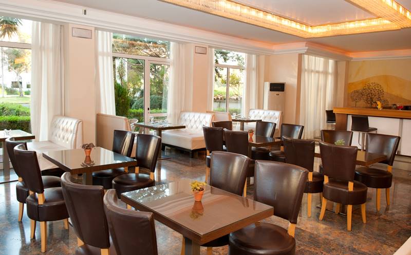 Hotel London lounge bar.jpg
