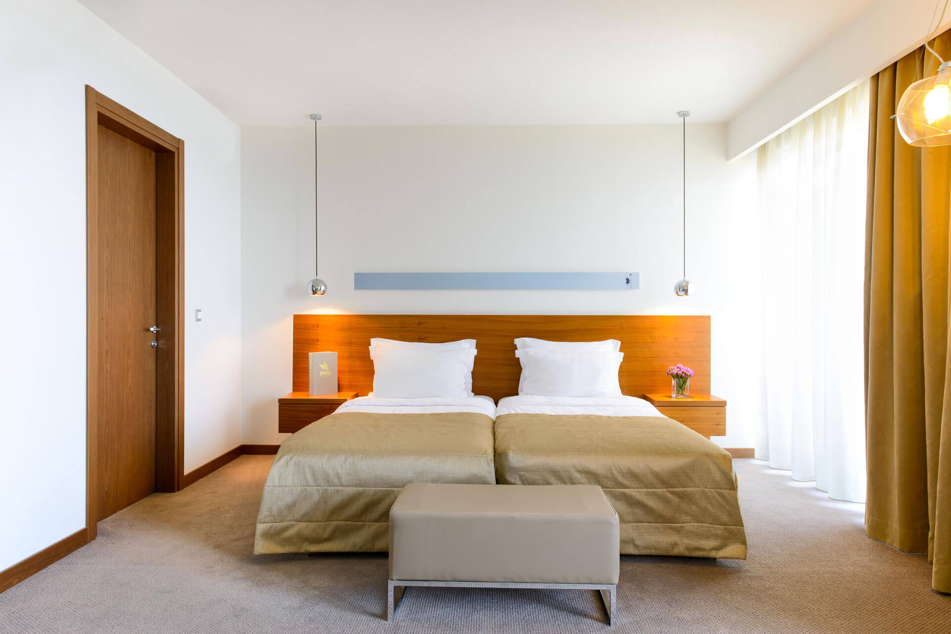 Lucy hotel junior suite pogled more .jpg