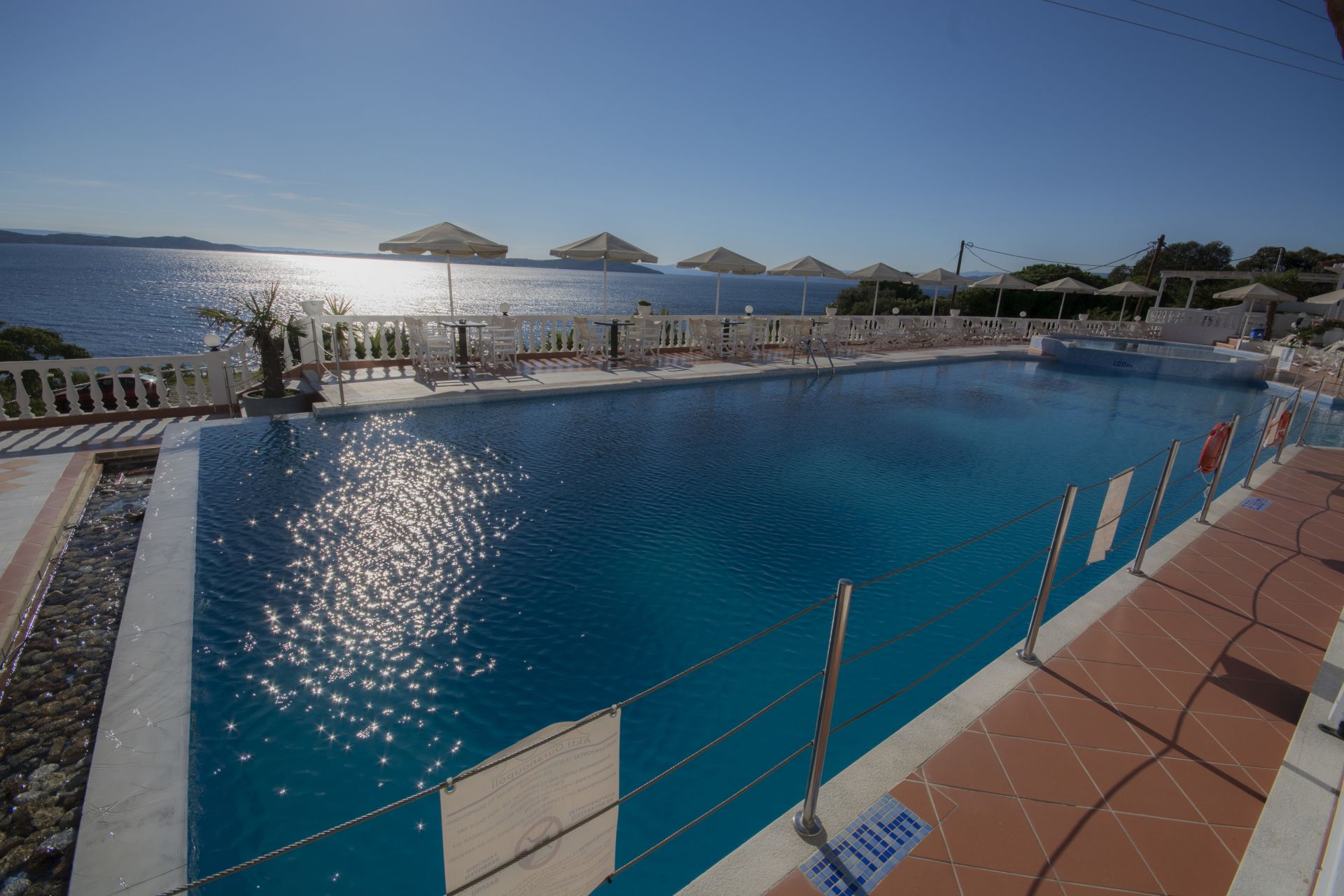 Akti Ouranoupoli hotel bazen.jpg