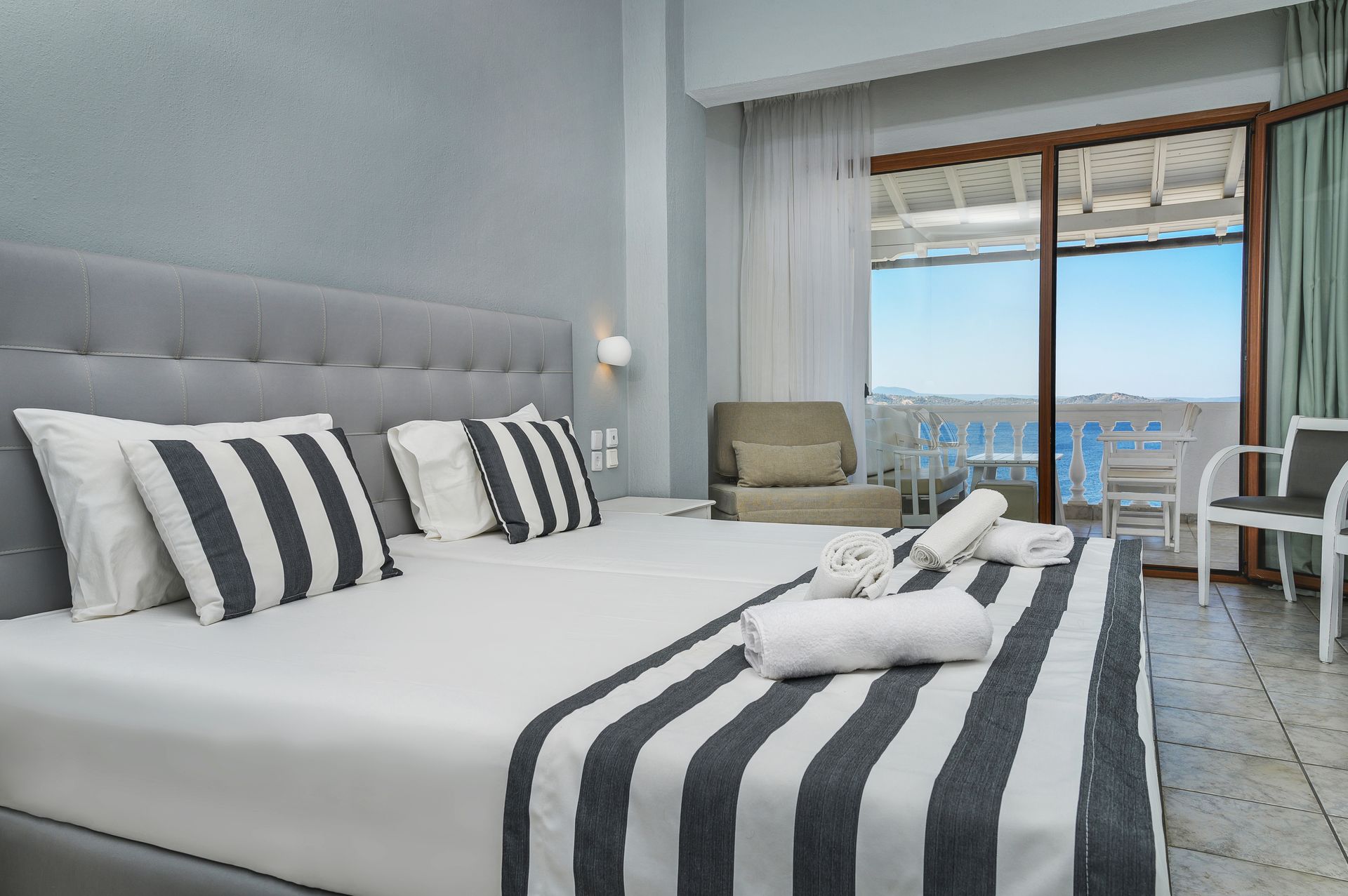 Akti Ouranoupoli hotel superior room pogled more.jpg