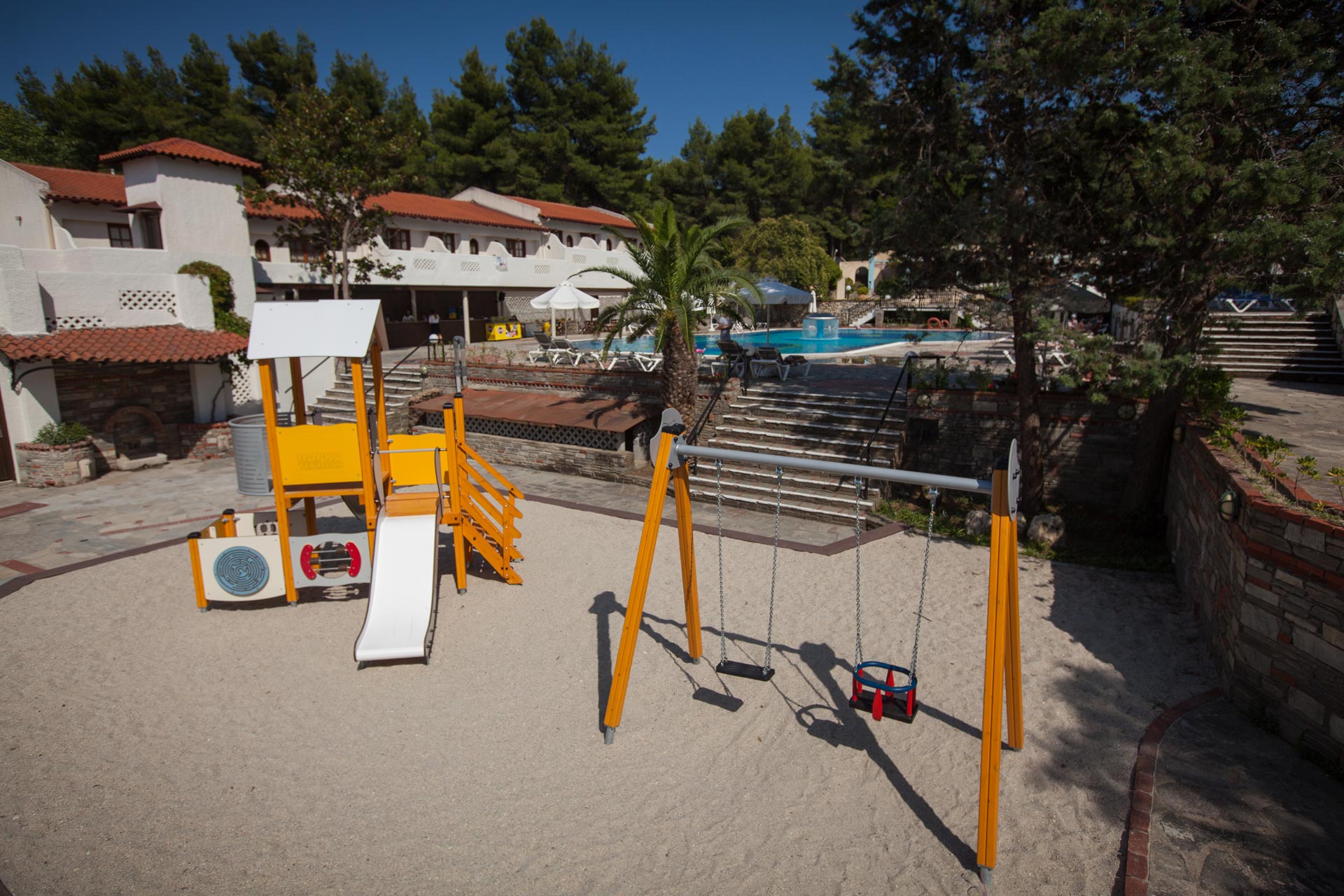 Macedonian Sun hotel dečije igralište.jpg