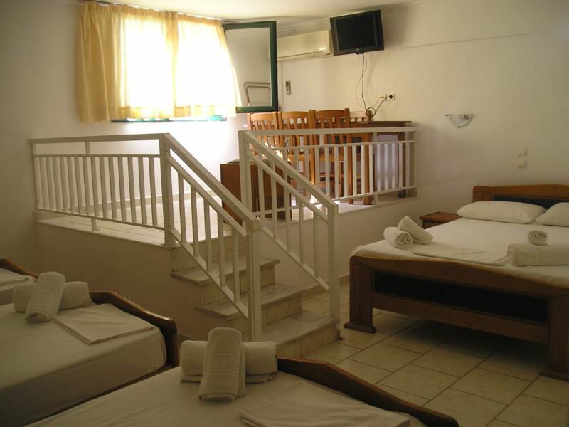 Hotel Madouri Beach accomodation 4.jpg