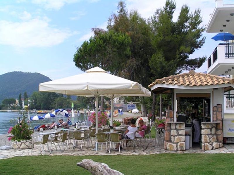 Hotel Madouri Beach bar.jpg
