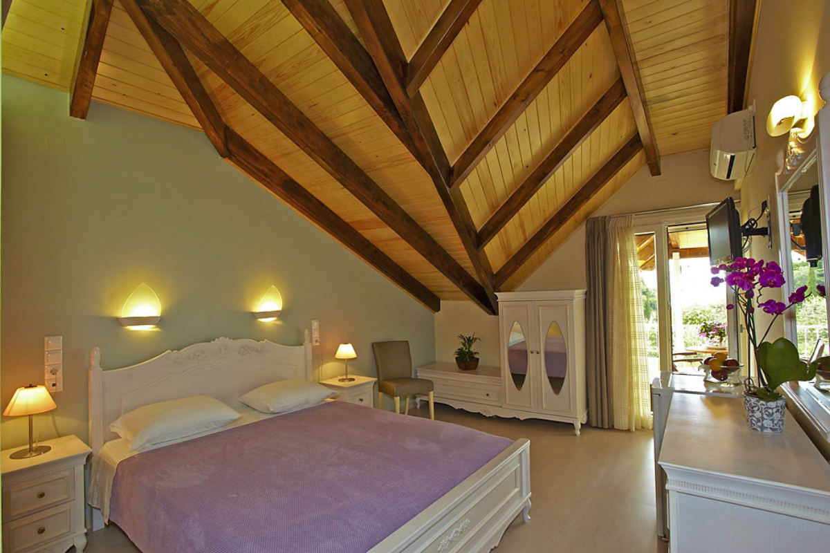 Hotel Maistrali attic room 2.jpg