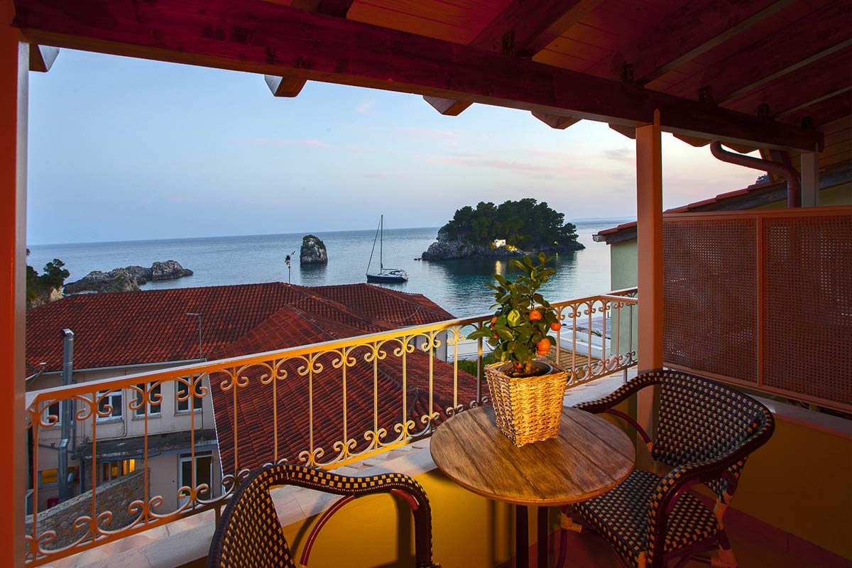 Hotel Maistrali attic room balcony.jpg