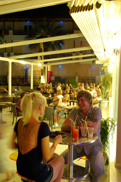 Hotel Majestic Spa bar.jpg