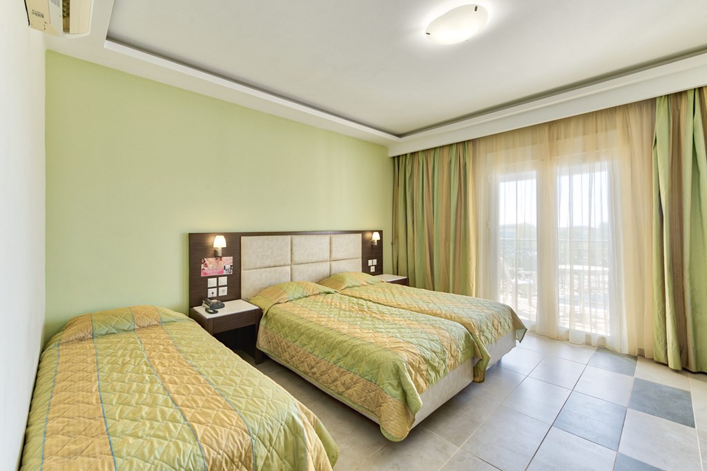 Hotel Majestic triple room.jpg