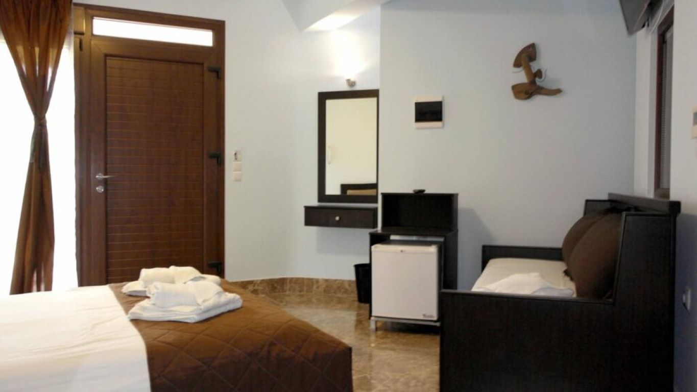 Hotel Makednos-Standardna soba prizemlje.jpg