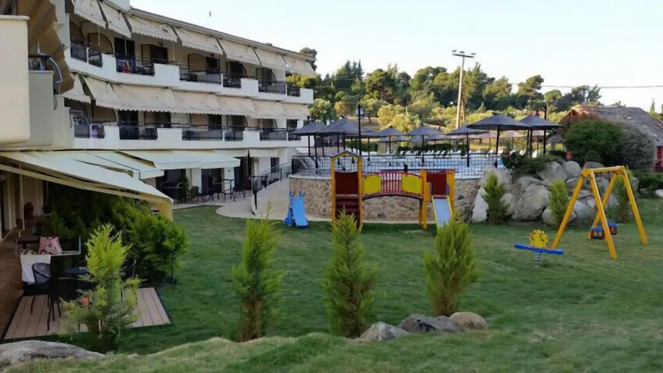 Hotel Mekednos-Decije igraliste.jpg