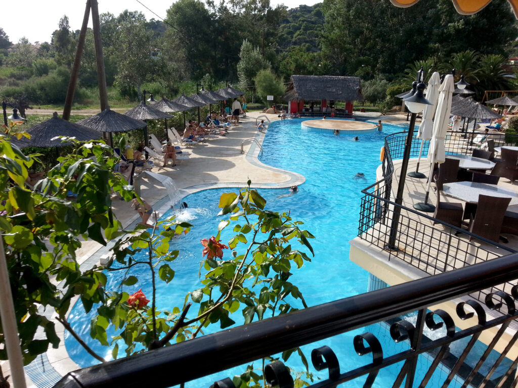 Makednos Hotel-Bazen.jpg