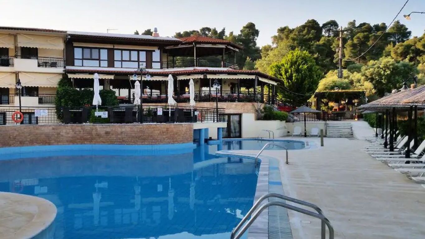 Makednos Hotel-Hotel spolja.jpg