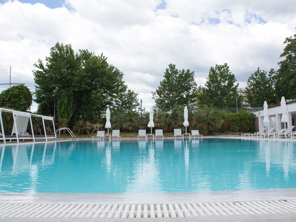 Hotel Macedonia Palace pool.jpeg