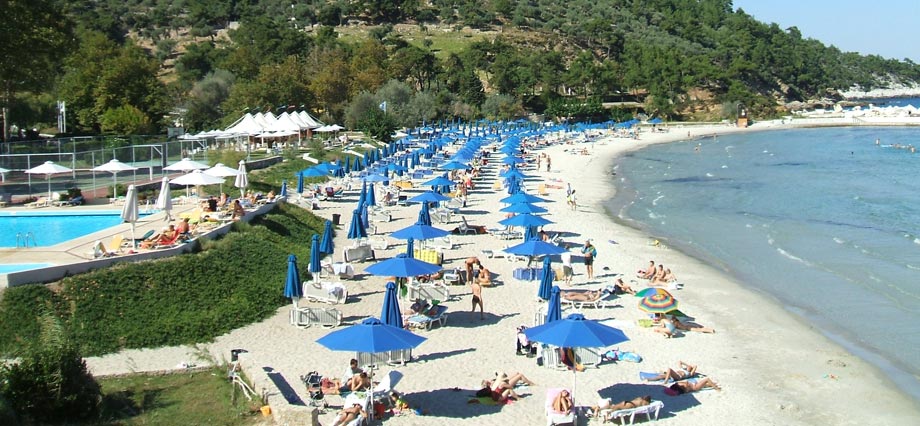 Makryammos Bungalow Hotel Beach.jpg
