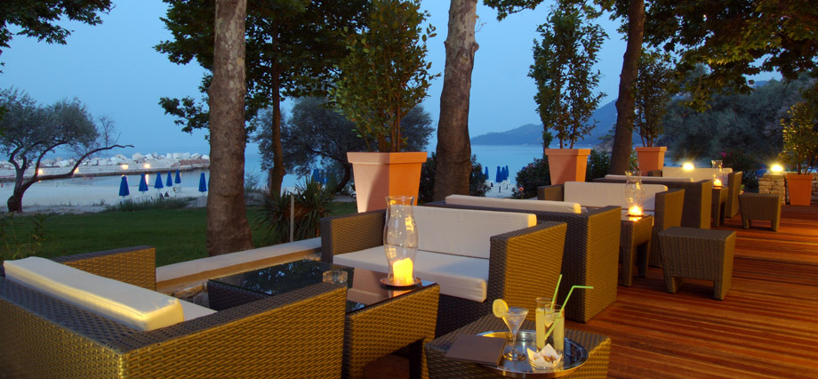 Makryammos Bungalow Hotel kafe.jpg
