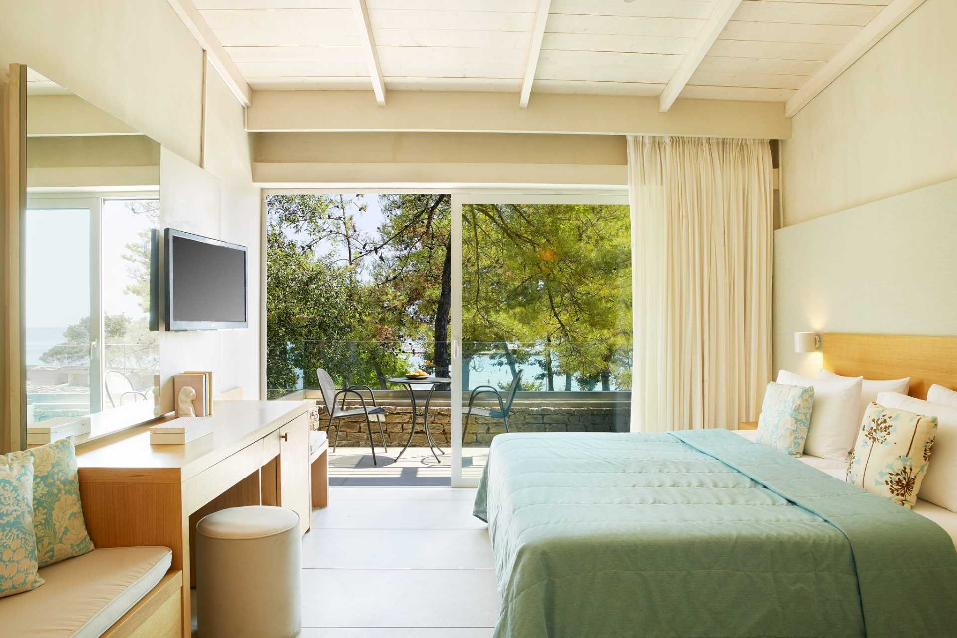 Makryammos Bungalows Hotel Deluxe room.jpg