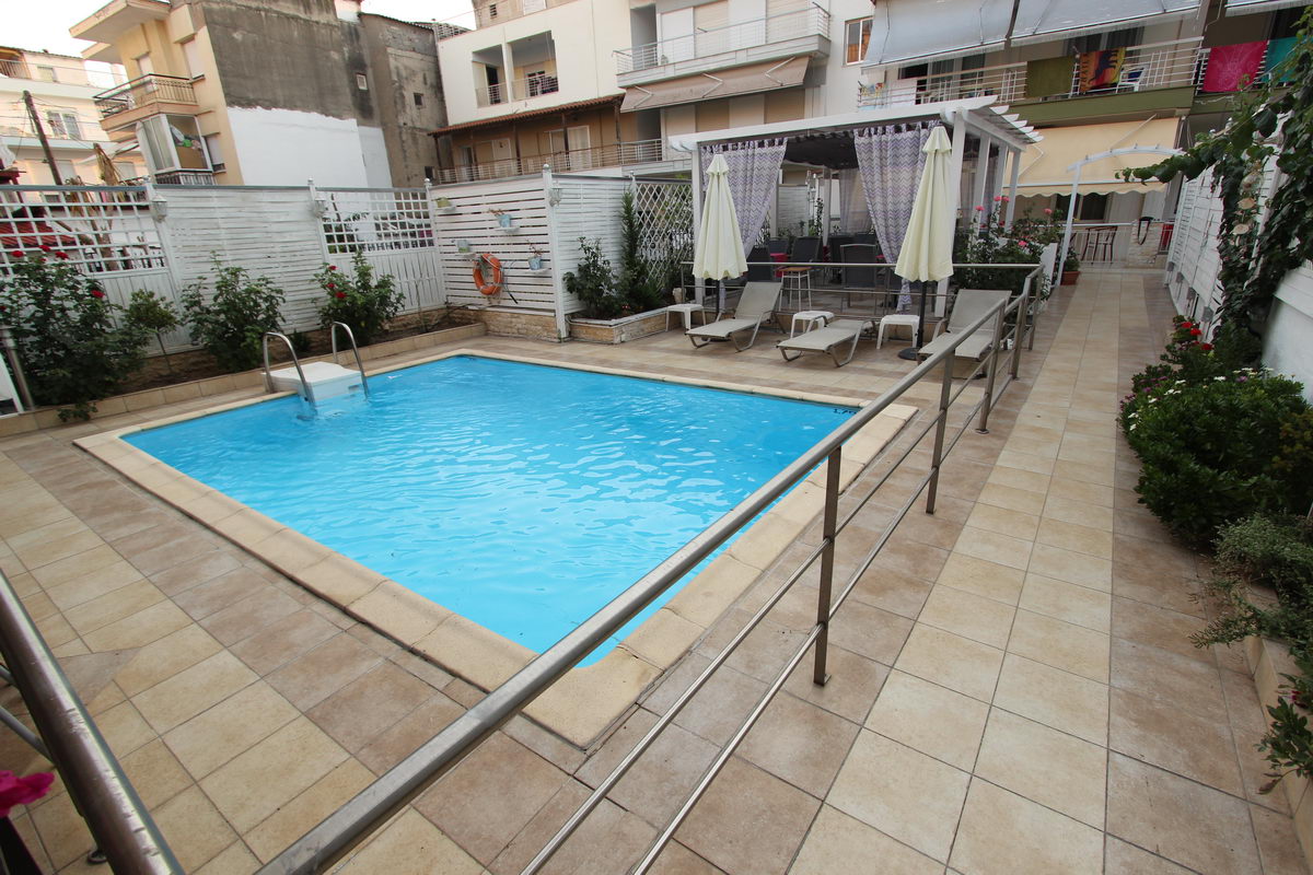 Mallas hotel bazen.jpg