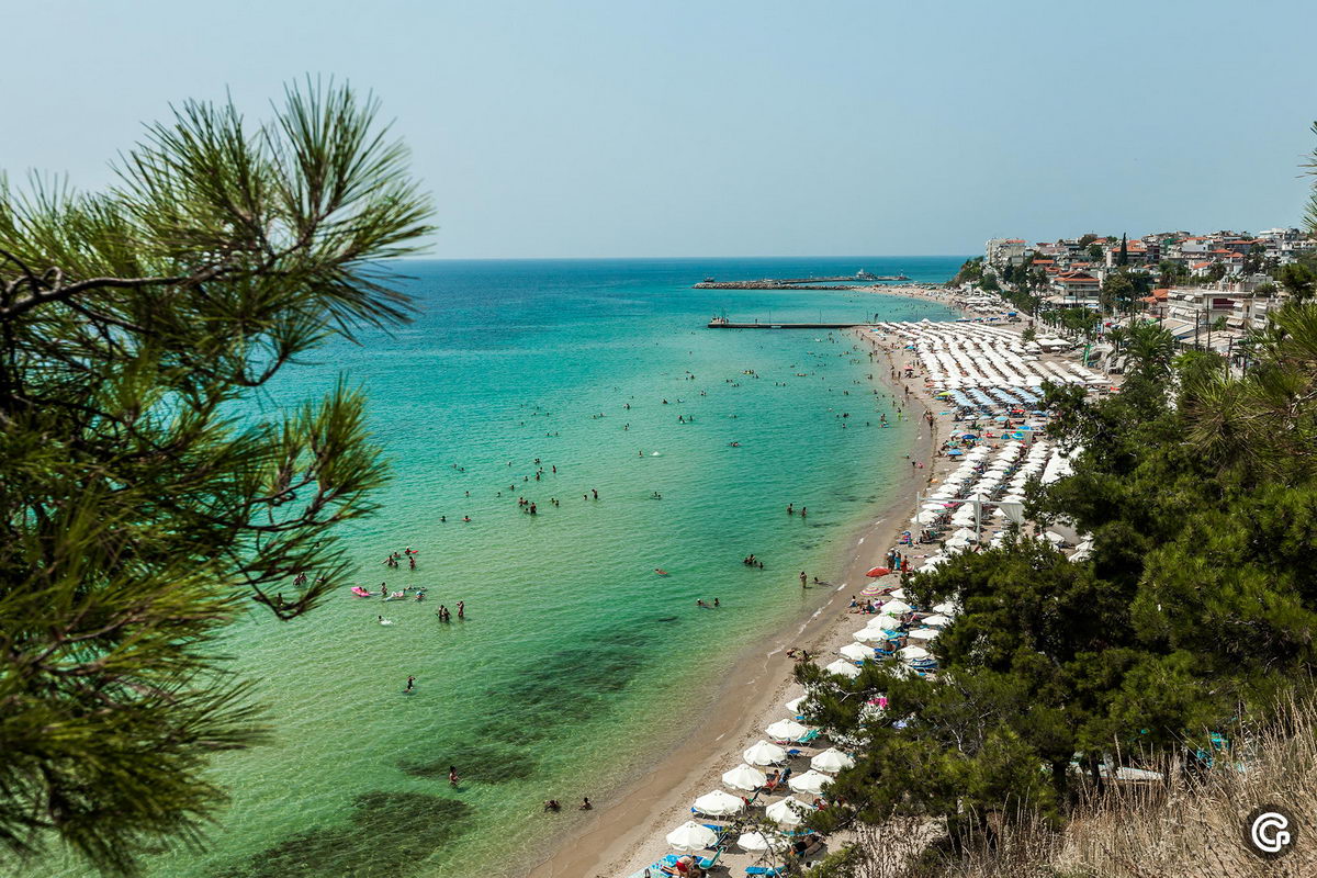 Mallas hotel plaža u Nea Kalikratiji.jpg