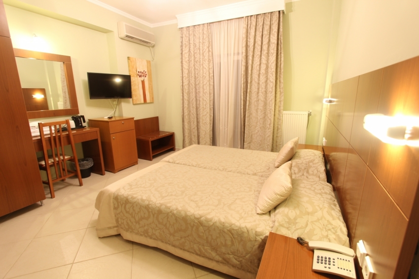 Mallas hotel standard room.jpg