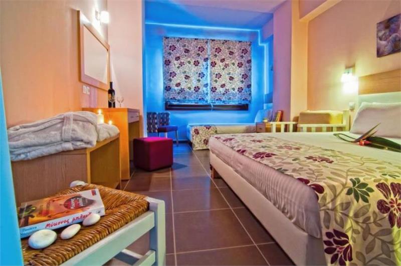 Hotel Manthos Blue triple room 2.jpg