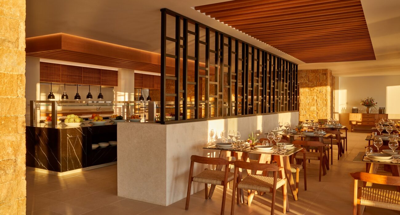 Hotel MarBella Elix Saffron main restaurant.jpg