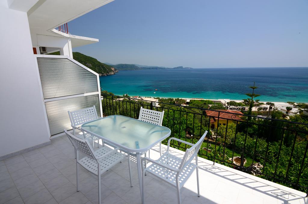 Hotel Mare Blue balcony 1.jpg