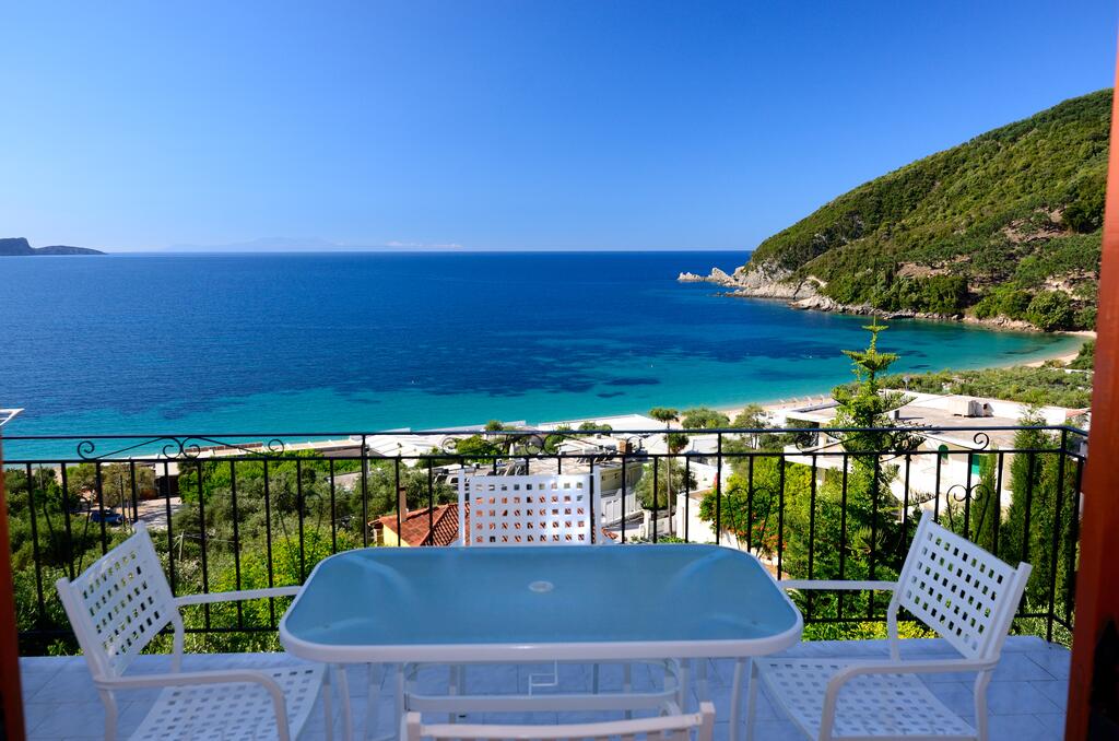 Hotel Mare Blue balcony.jpg