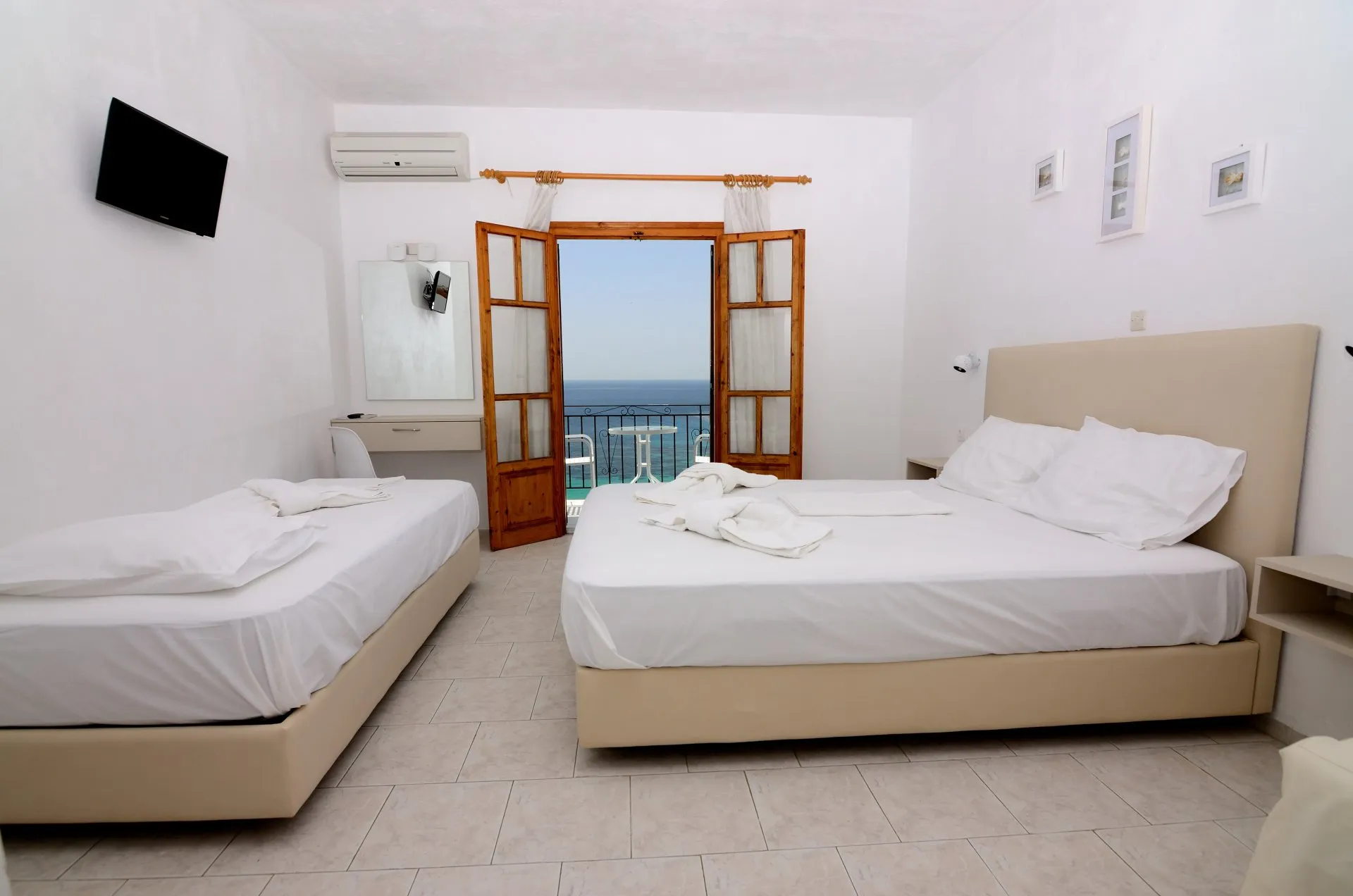 Hotel Mare Blue studio.jpg
