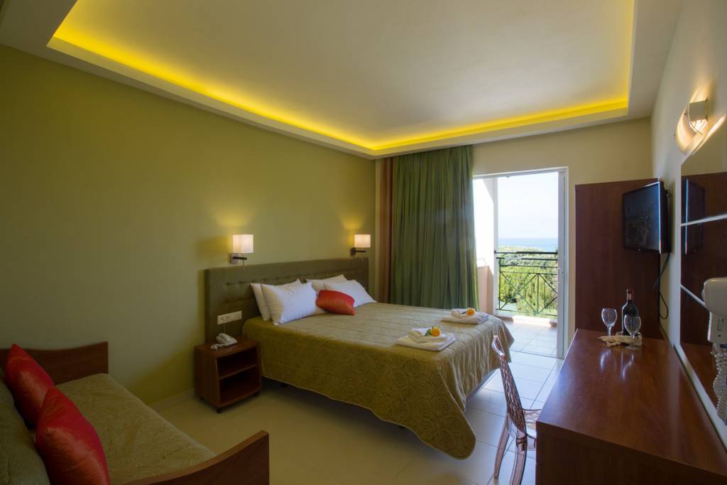 Mareblue beach resort hotel standard soba.jpg