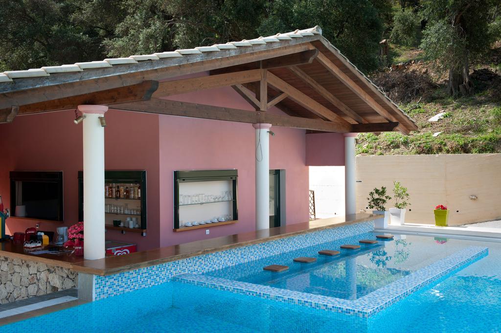 Marina apartments snack bar.jpg