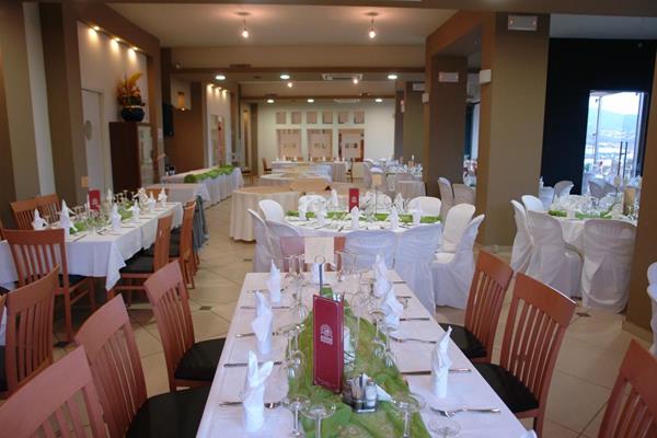 Marmari bay hotel pansionski restoran.jpg