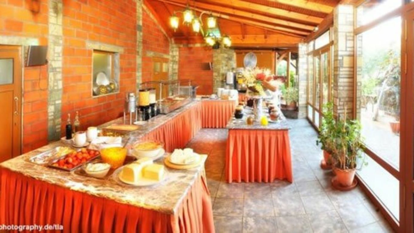 Hotel Martha's House-Restoran.jpg