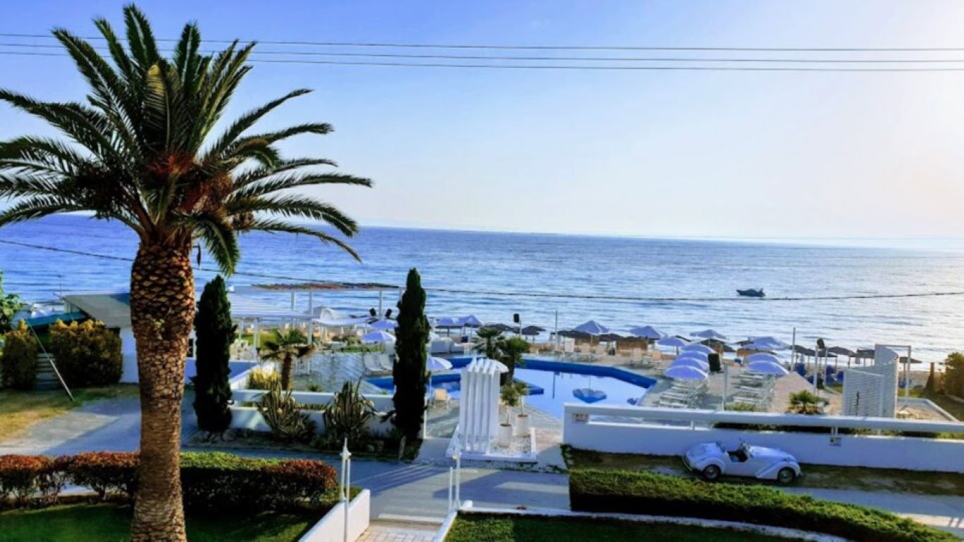 Al Mare-Pogled na plazu.jpg
