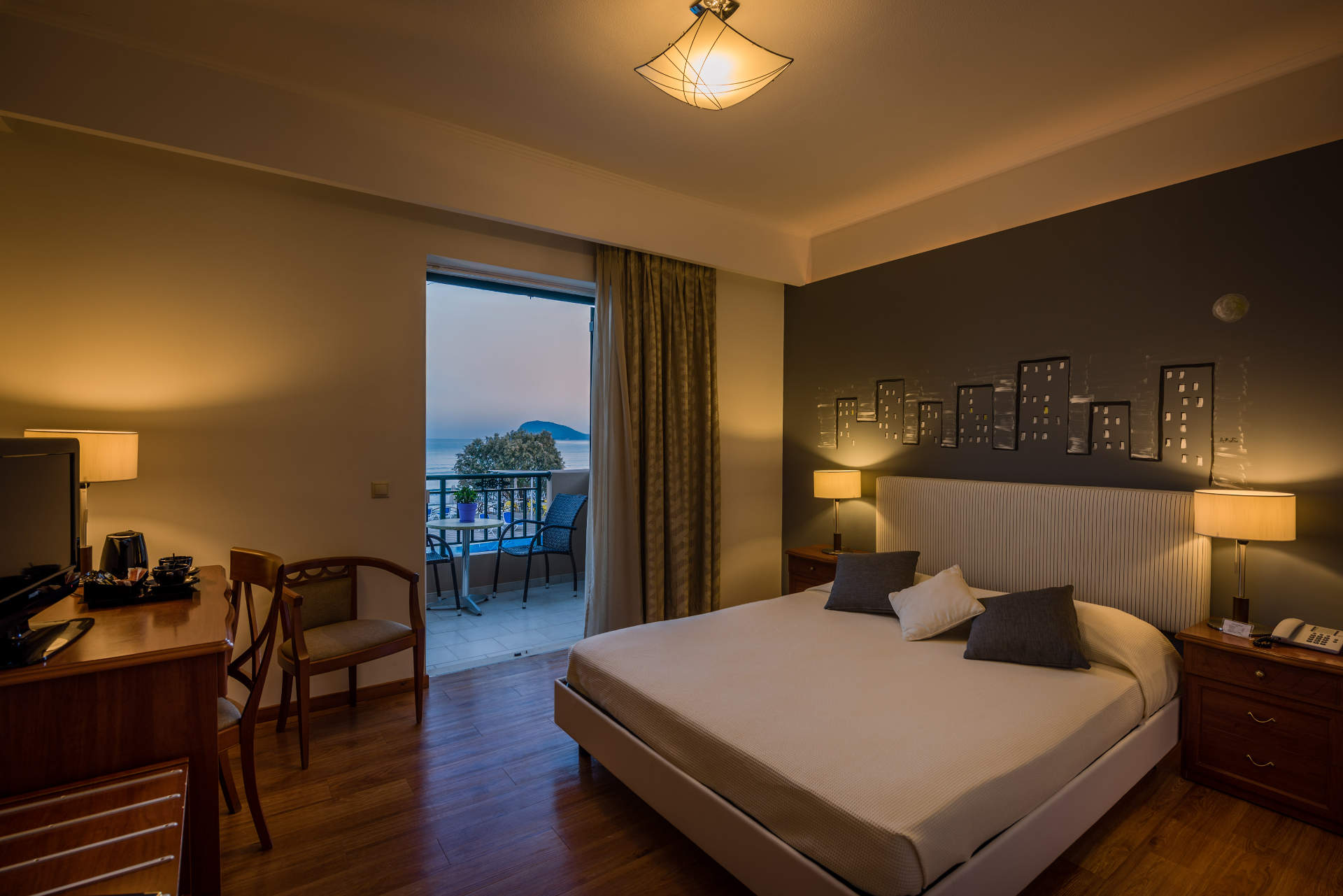 Hotel Mediterranean Beach junior suite 1.jpg