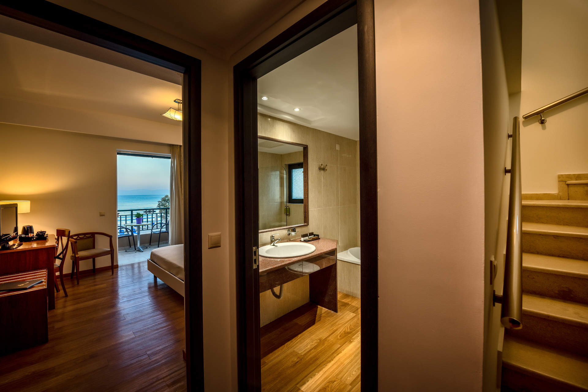 Hotel Mediterranean Beach junior suite 2.jpg