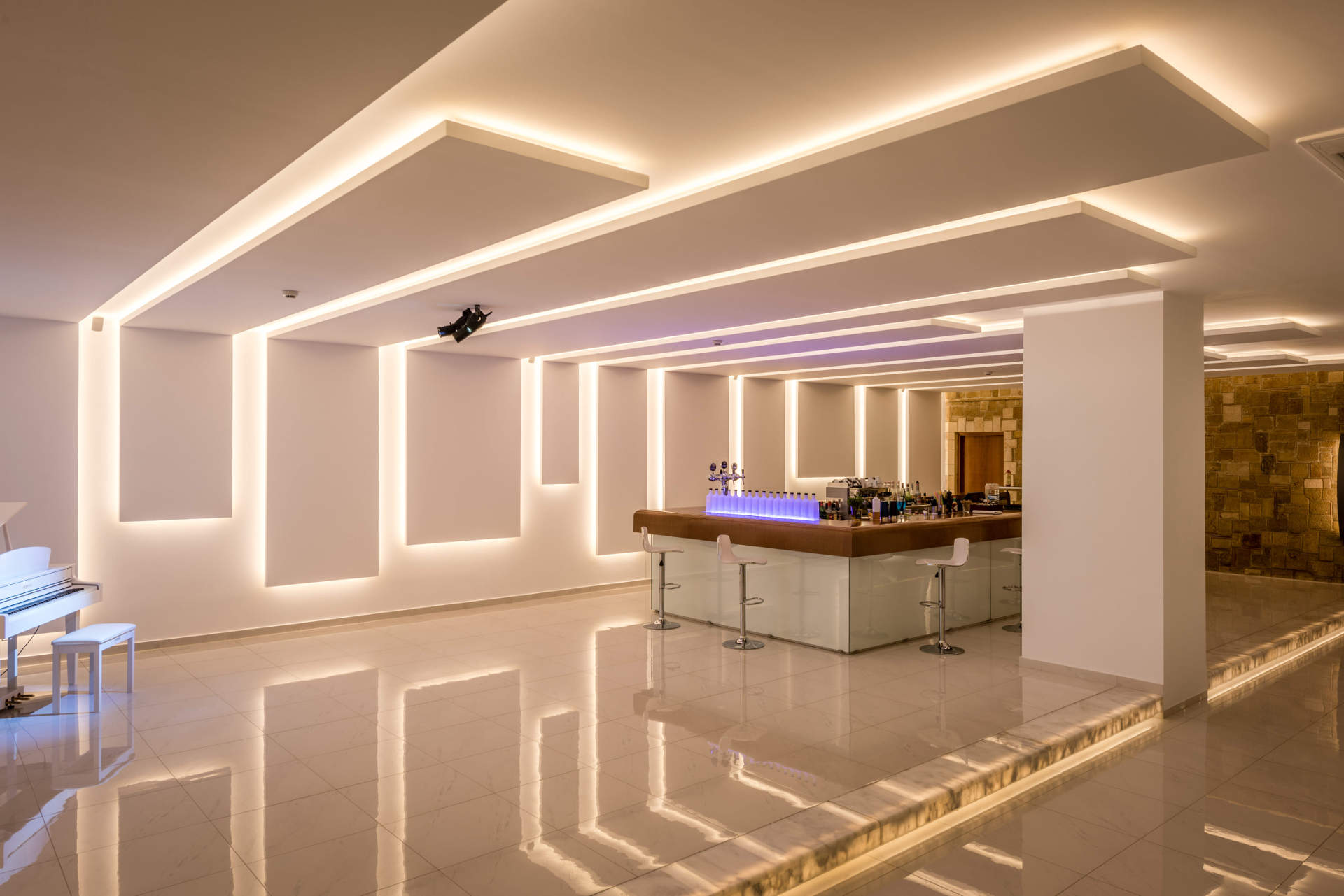 Hotel Mediterranean Beach lobby bar.jpg