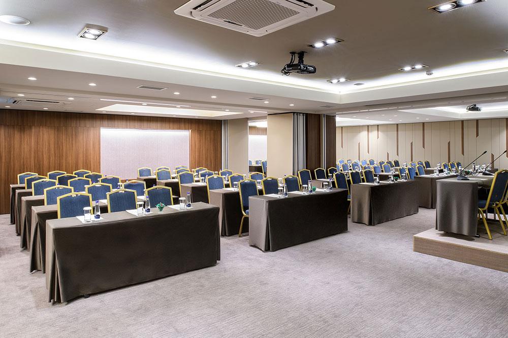 Hotel Mediterranean Palace conference room 1.jpg