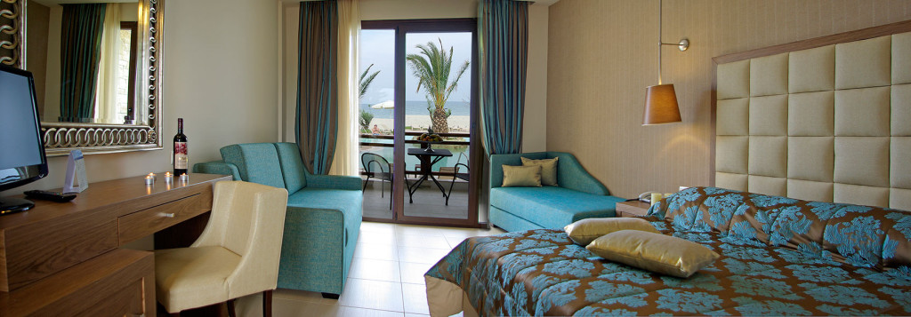 Mediterranean village hotel family soba .jpg