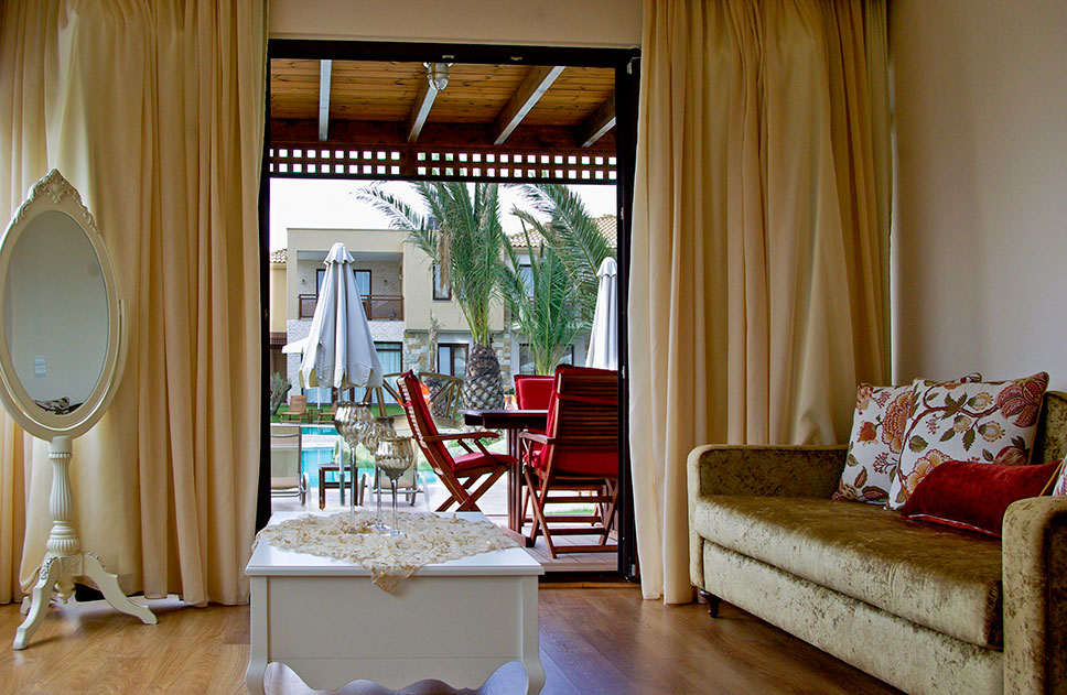 Mediterranean village hotel suite terasa.jpg