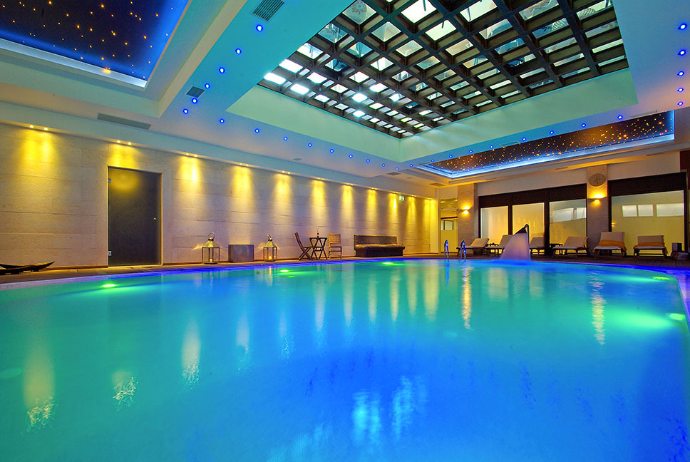 Mediterranean village hotel unutrašnji bazen .jpg