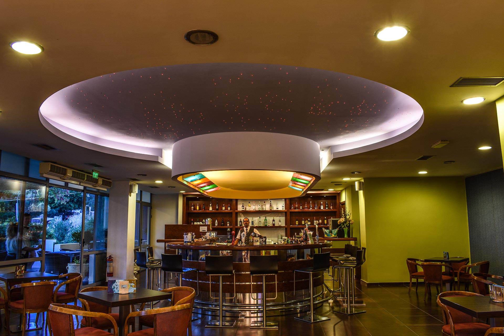 Hotel Mediterranee bar 2.jpg