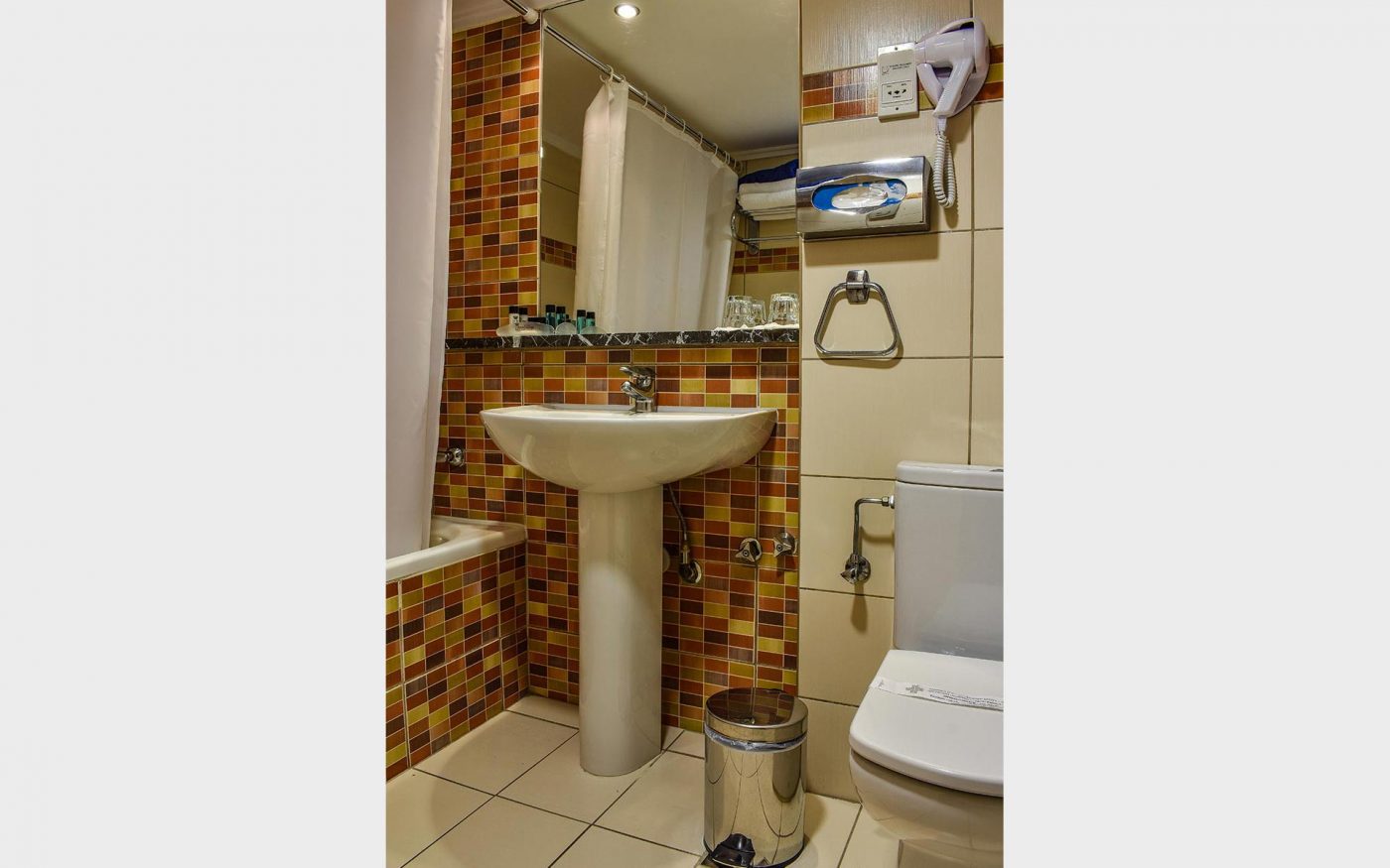 Hotel Mediterranee bathroom.jpg