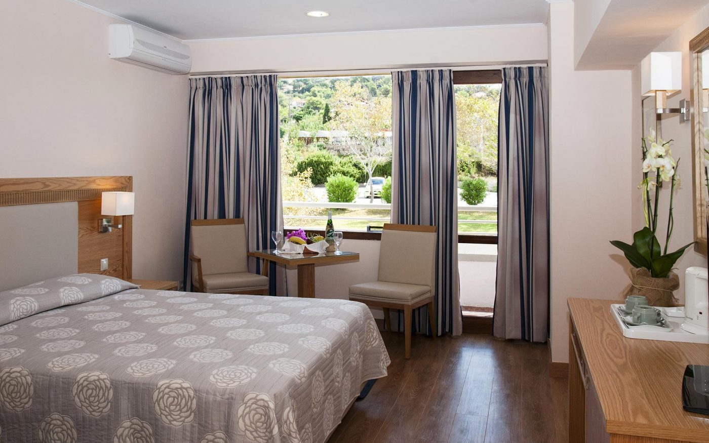 Hotel Mediterranee double room.jpg