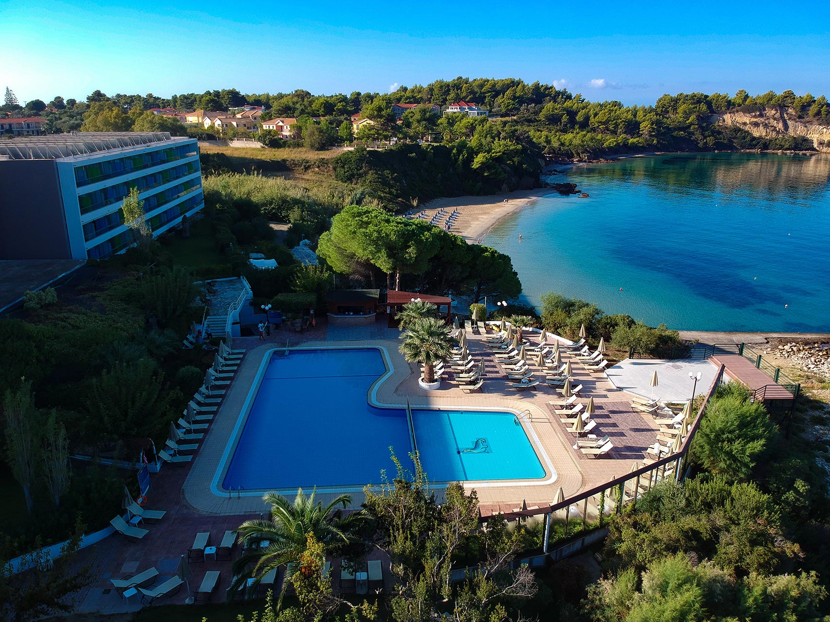 Hotel Mediterranee pool 1.jpg